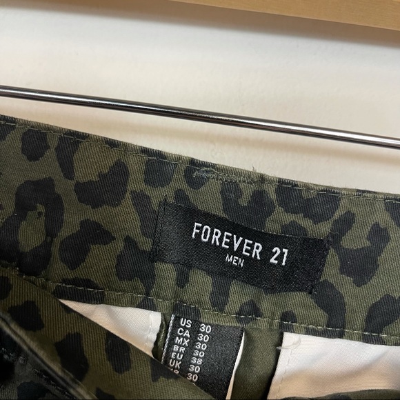 ❗️Cheetah Green Men’s Shorts - Picture 5 of 8